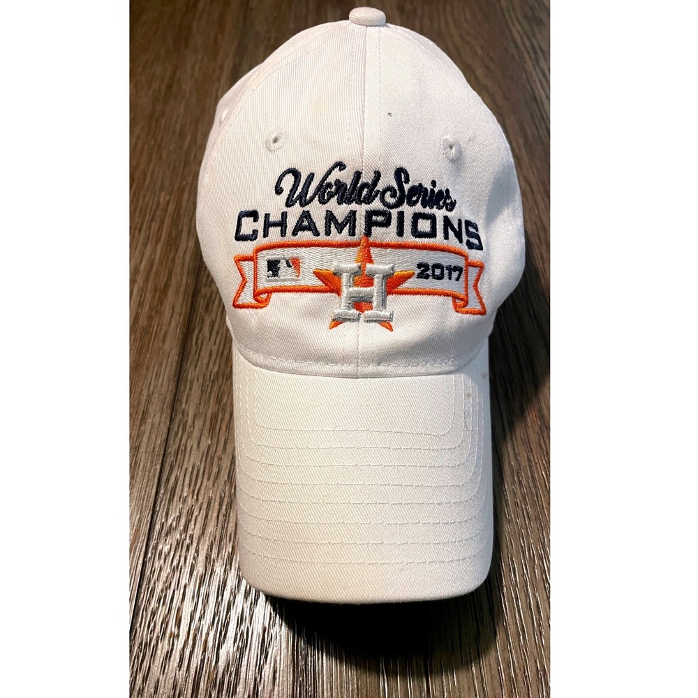 New Era Baseball Cap Women 9FORTY 2017 World Series Champions White Adjustable